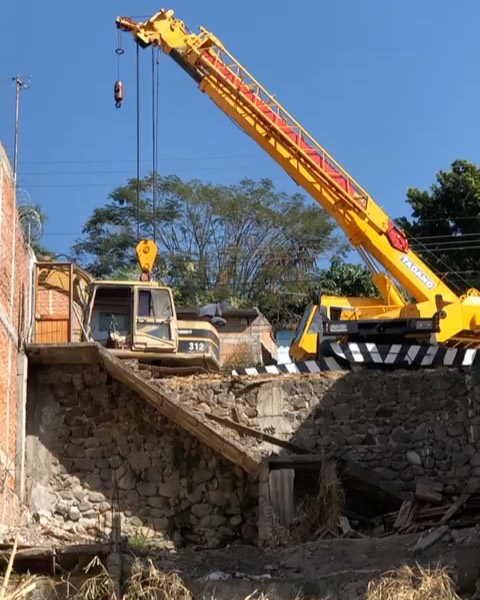 Obra — Maquinaria pesada